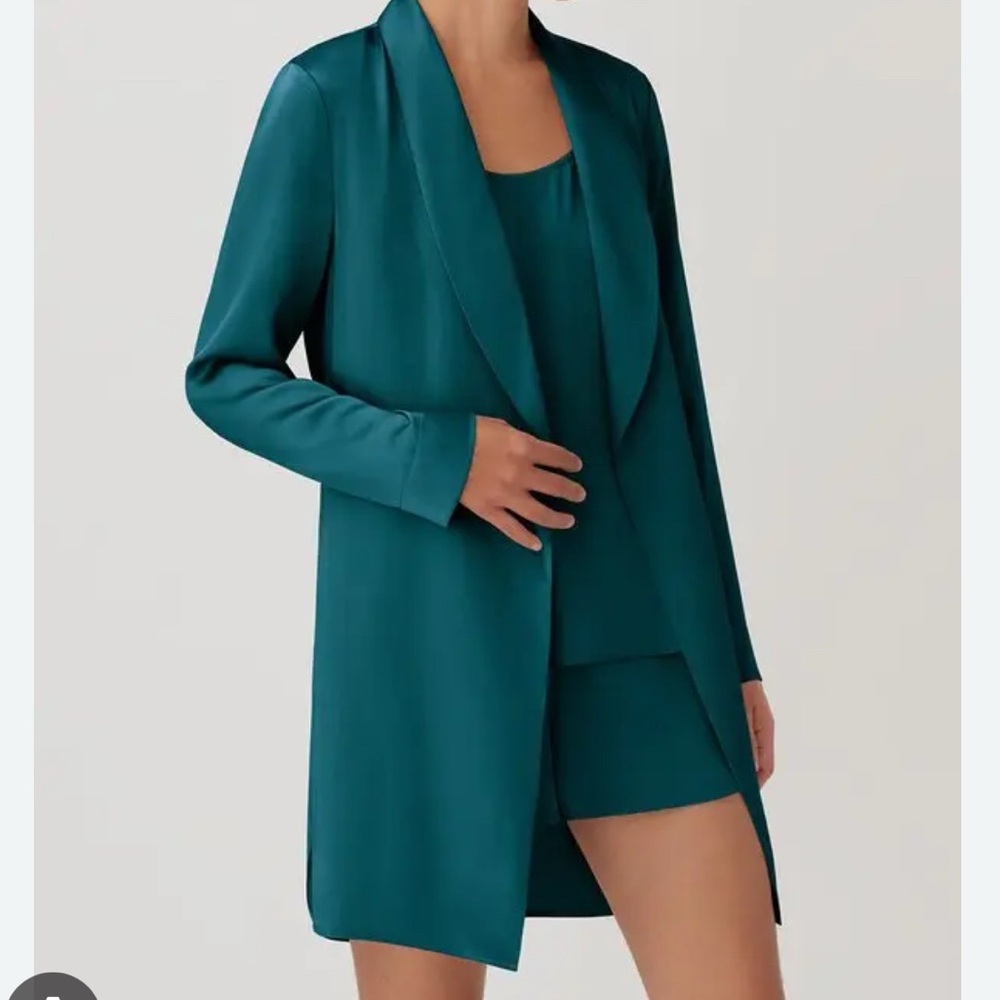 Cuyana Washable Silk Robe in Blue Jade Small